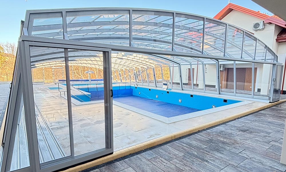 Zadaszenie basenowe - Apartamenty pod Dębami